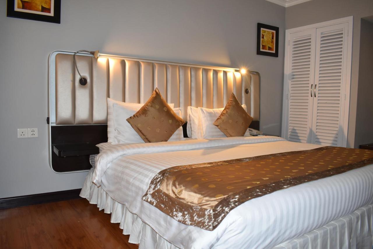 Ramada Plaza By Wyndham Karachi Airport Hotel Экстерьер фото A bedroom at the hotel