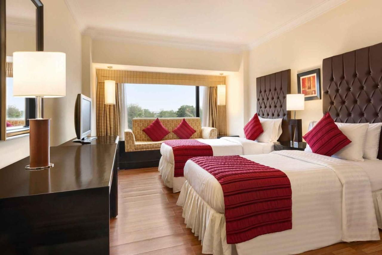 Ramada Plaza By Wyndham Karachi Airport Hotel Экстерьер фото A room at the hotel