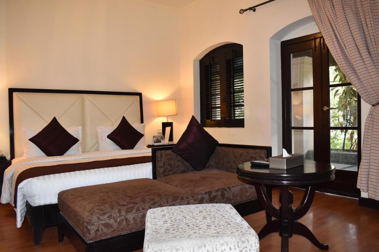 Ramada Plaza By Wyndham Karachi Airport Hotel Экстерьер фото A room at the hotel