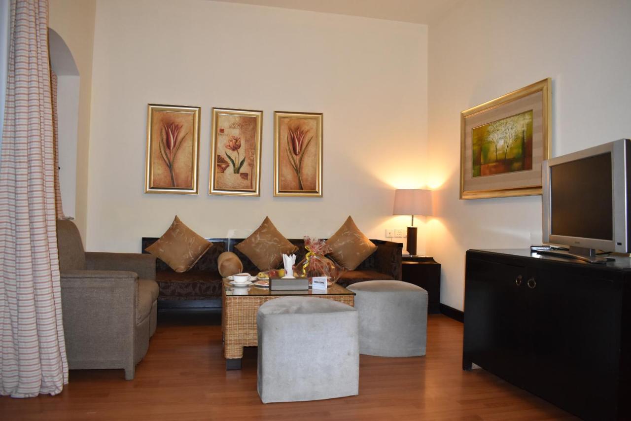 Ramada Plaza By Wyndham Karachi Airport Hotel Экстерьер фото Living room