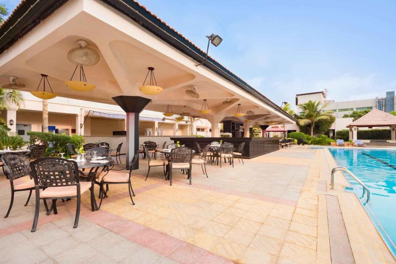 Ramada Plaza By Wyndham Karachi Airport Hotel Экстерьер фото