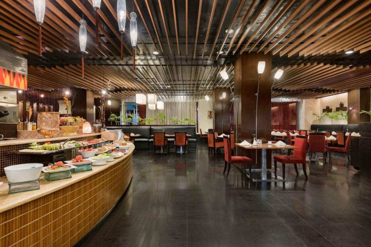 Ramada Plaza By Wyndham Karachi Airport Hotel Экстерьер фото The restaurant